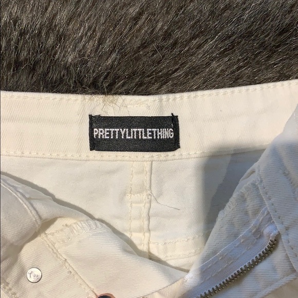 PrettyLittleThing Denim Skirt - Picture 3 of 4